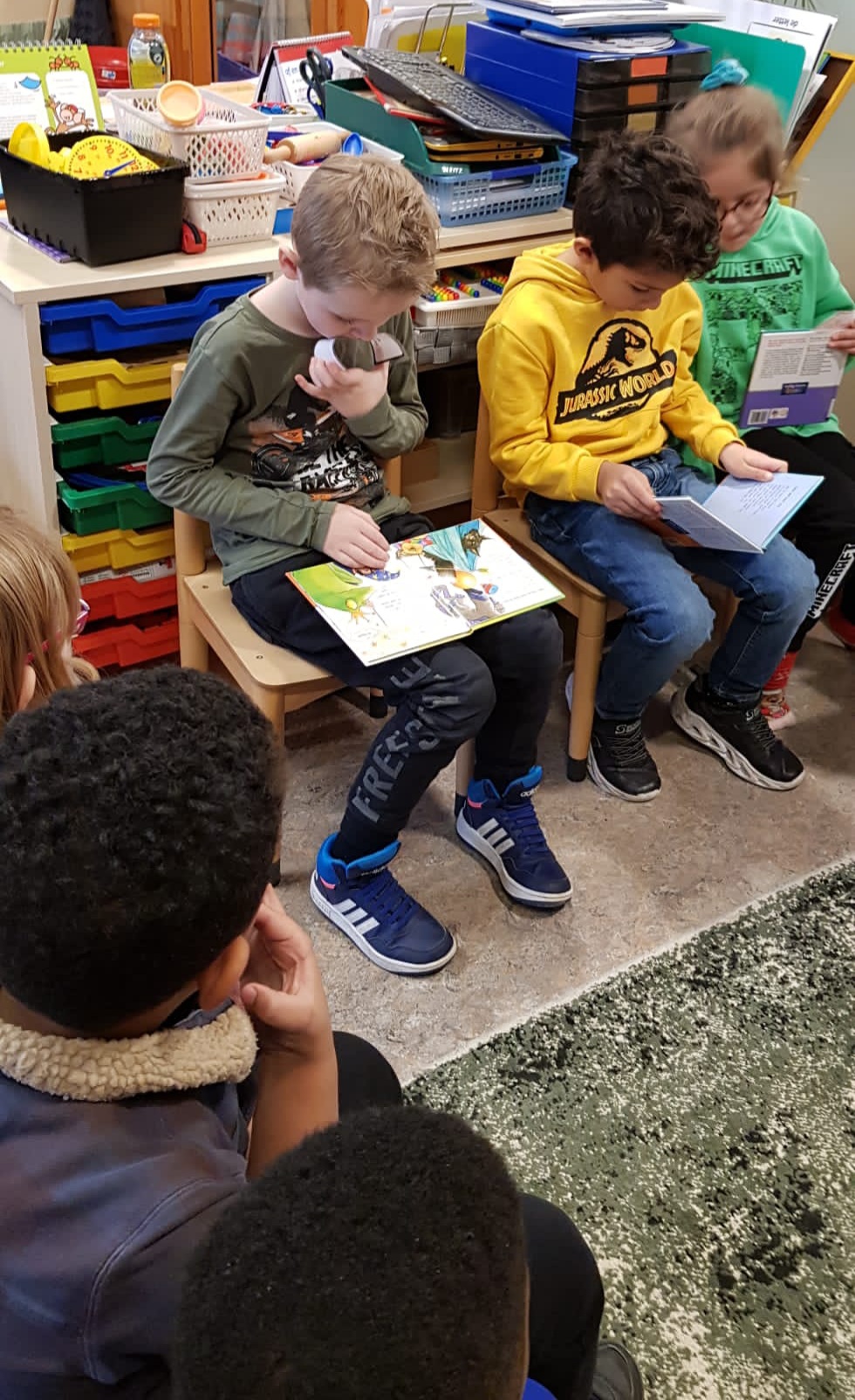 Voorlezen aan de kleuters! 